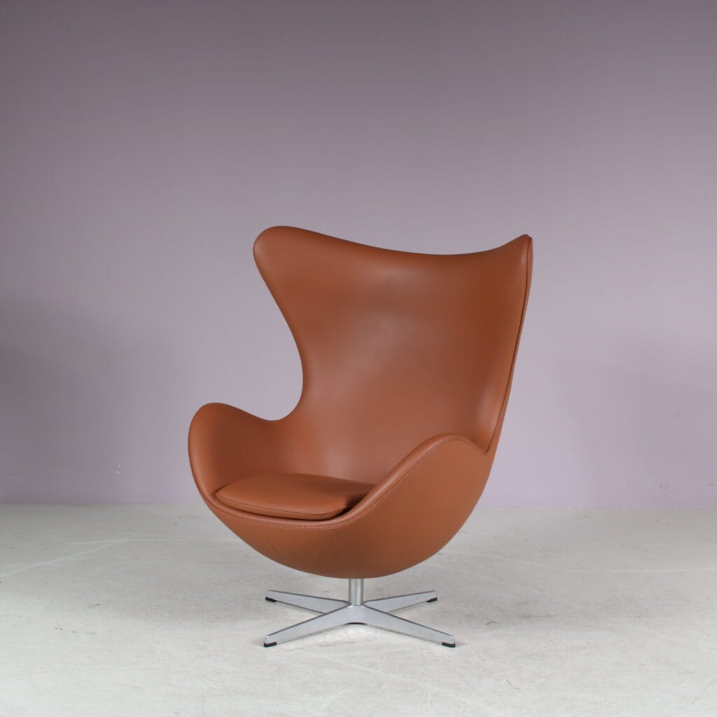 m27813b 1960s Egg chair by Arne Jacobsen for Fritz Hansen, Denmark